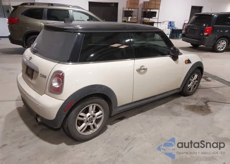 2013 Mini Hardtop Cooper z USA, uszkodzony, nr VIN WMWSU3C58DT679362